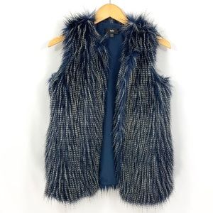 ♻️DONATED 10-24-25♻️ MOSSIMO Faux Fur Vest Jacket Sleeveless Fun Festival